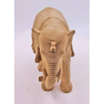 Elefant aus Holz melliert...