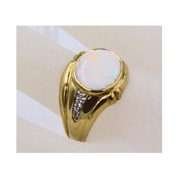 Eleganter Ring mit 0pal und...