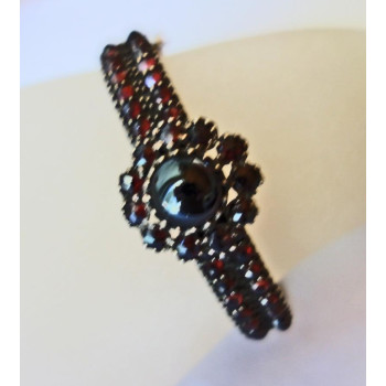 Armband mit Granatsteine...