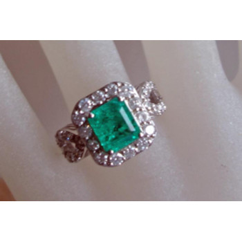 Ring mit einen Smaragd 2,65...