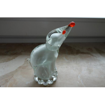 Elefant aus Glas innen weiß...