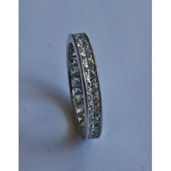 *Ring mit Zirkoniasteine...